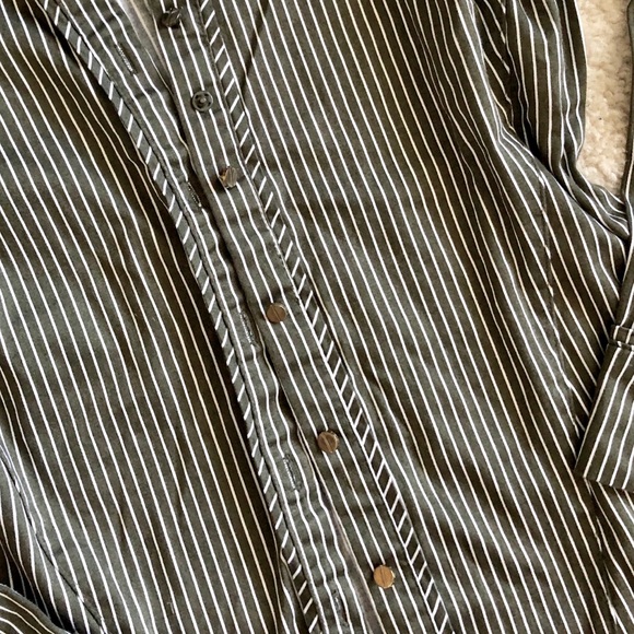NY&Co Striped Button Down Top - Picture 3 of 5